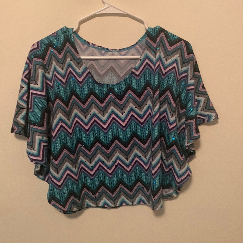 Multicolored Crop-top? Has sequins on it. No tag.